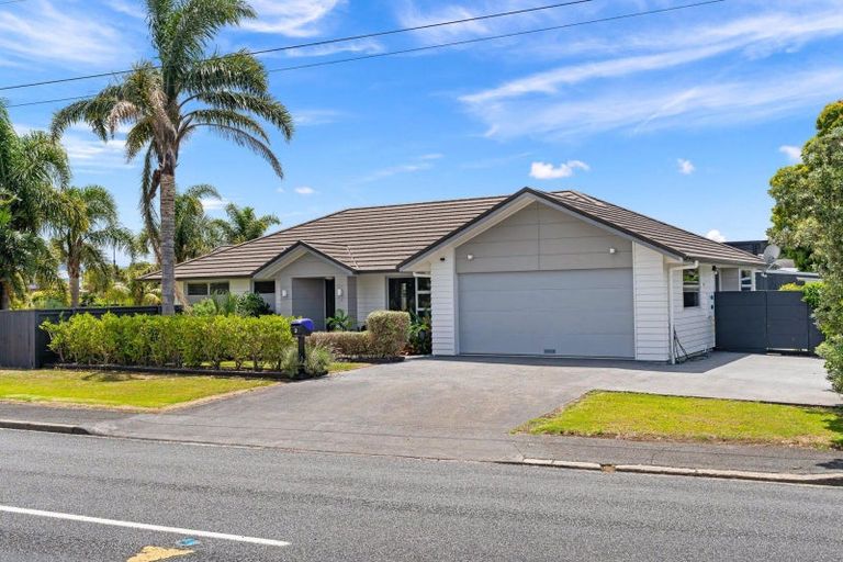 Photo of property in 2 Paradise Point Place, One Tree Point, 0118