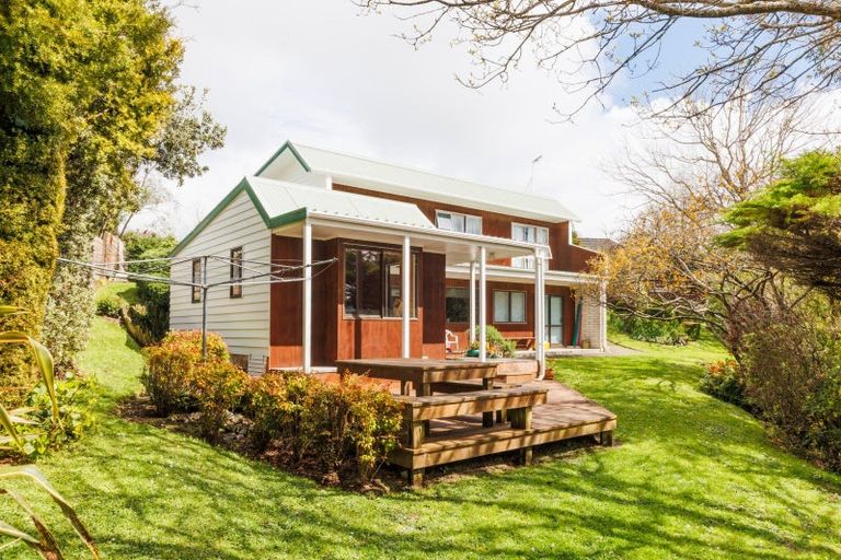 Photo of property in 16 Clifton Terrace, Fitzherbert, Palmerston North, 4410