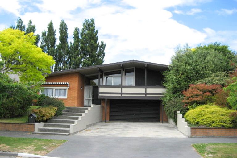 Photo of property in 23 Highfield Place, Avonhead, Christchurch, 8042