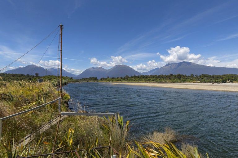 Photo of property in 9 Johnston Crescent, Haast, 7886