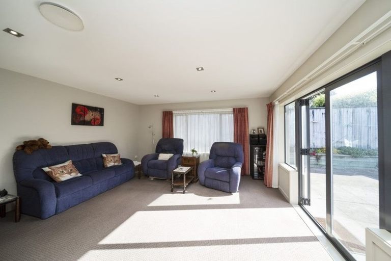 Photo of property in 44a Fitzroy Road, Fitzroy, New Plymouth, 4312