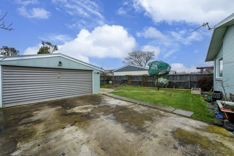Photo of property in 17 Oriana Crescent, Hornby, Christchurch, 8042