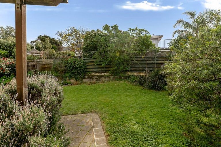 Photo of property in 12 Ara Kuaka, Waikanae Beach, Waikanae, 5036