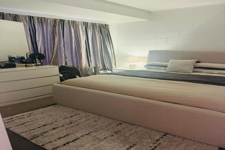 Photo of property in 5/495 Glenfield Road, Glenfield, Auckland, 0629