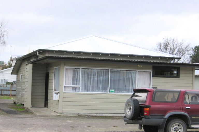 Photo of property in 33 Dahlia Street, Palmerston North, 4410