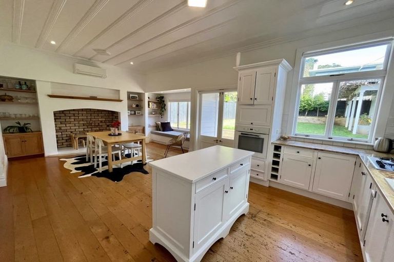 Photo of property in 69 Church Street, Devonport, Auckland, 0624