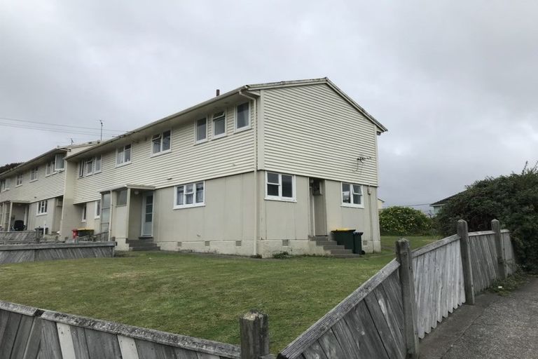 Photo of property in 8 Cheshire Street, Cannons Creek, Porirua, 5024