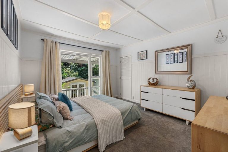 Photo of property in 31 Tane Road, Laingholm, Auckland, 0604