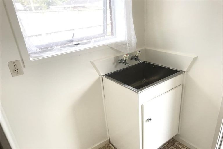 Photo of property in 1/36 Blacklock Avenue, Henderson, Auckland, 0612