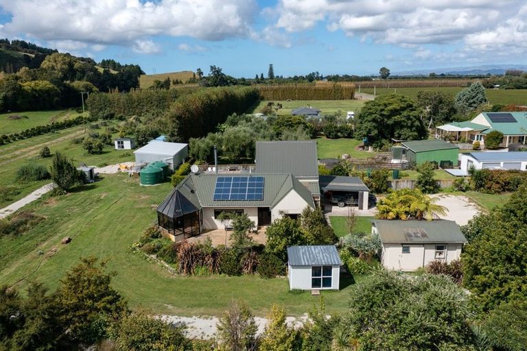 Photo of property in 6 Hill Road, Ormond, Gisborne, 4071