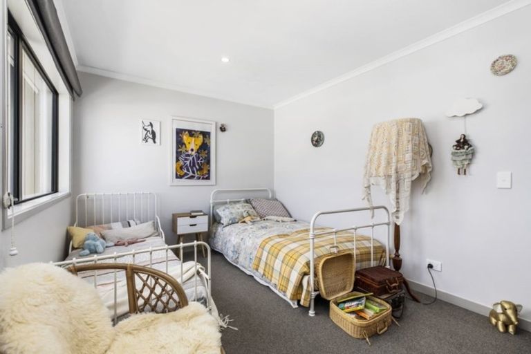 Photo of property in 10 Pheasant Lane, Hobsonville, Auckland, 0616