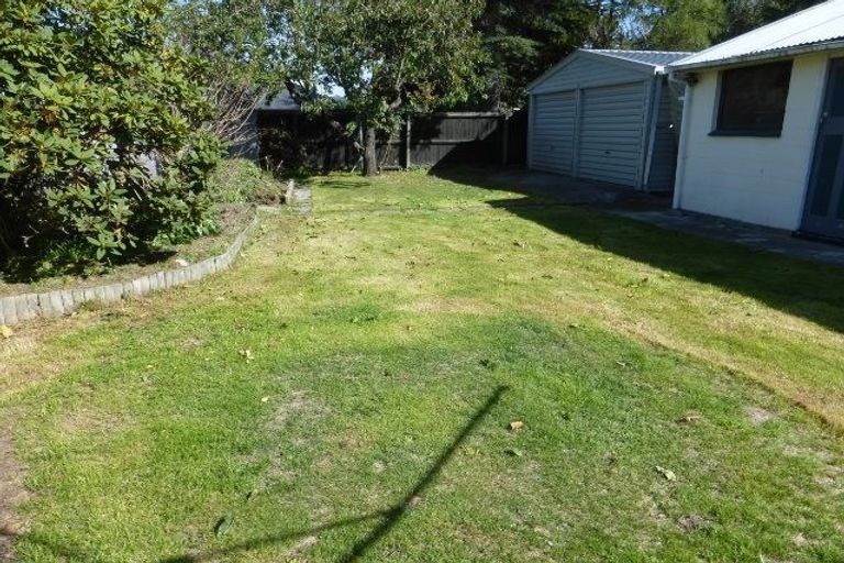 Photo of property in 5 Fairmile Place, Russley, Christchurch, 8042