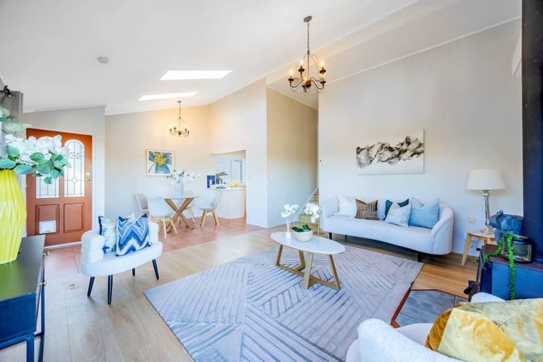 Photo of property in 2/28 Noeleen Street, Glenfield, Auckland, 0629