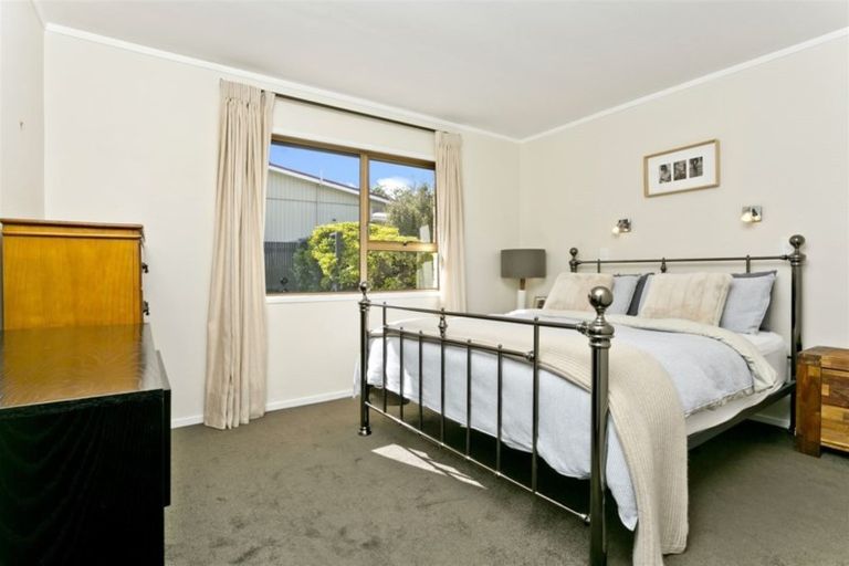 Photo of property in 2/31 Park Hill Road, Birkenhead, Auckland, 0626