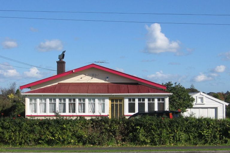 Photo of property in 10 Russell Road, Manurewa, Auckland, 2102