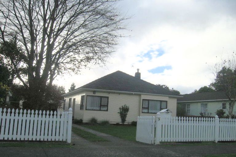 Photo of property in 9 Poole Crescent, Wainuiomata, Lower Hutt, 5014