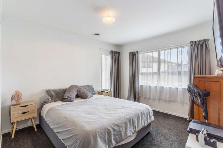 Photo of property in 2/58 Opaheke Road, Opaheke, Papakura, 2113