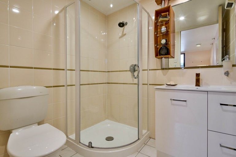 Photo of property in Highwic, 5/32 Hobson Street, Thorndon, Wellington, 6011