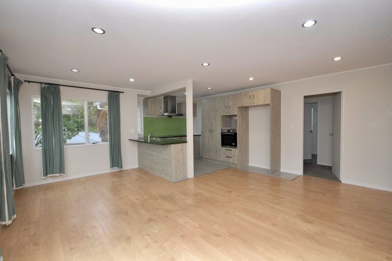 Photo of property in 2/30 Bruce Road, Glenfield, Auckland, 0629