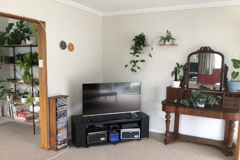 Photo of property in 33 Viewmont Drive, Harbour View, Lower Hutt, 5010