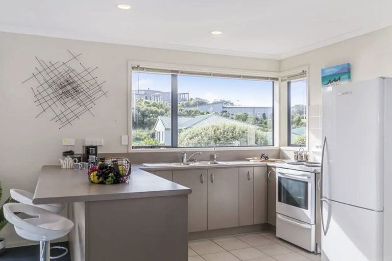 Photo of property in 6 Robinia Place, Snells Beach, 0920