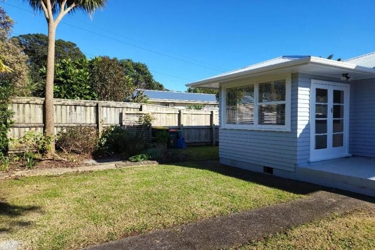 Photo of property in 28 Old South Road, Okato, 4335