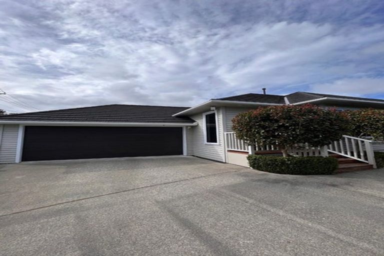 Photo of property in 8 Melvill Grove, Waterloo, Lower Hutt, 5011
