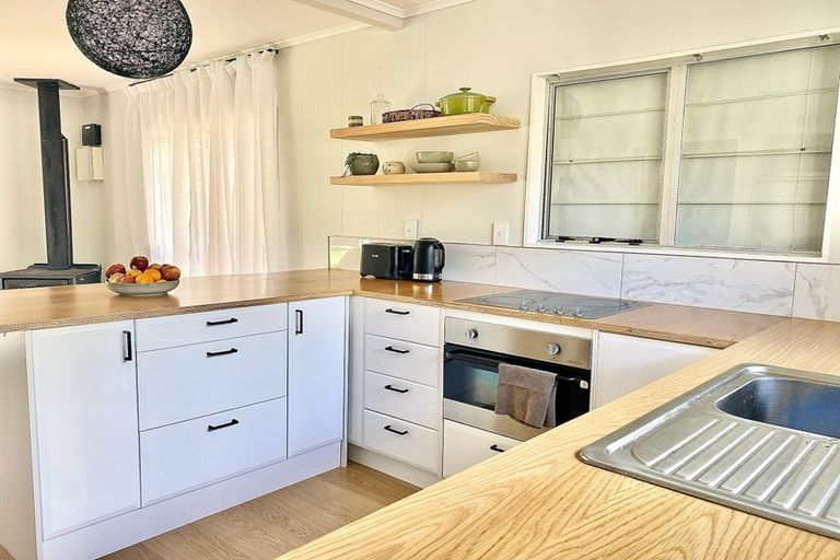 Photo of property in 17 Forest Road, Raumati South, Paraparaumu, 5032