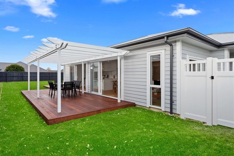 Photo of property in 29 Valour Drive, Rangiora, 7400