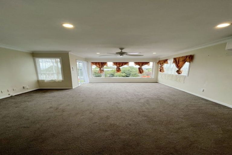 Photo of property in 42 Tiroroa Avenue, Te Atatu South, Auckland, 0610