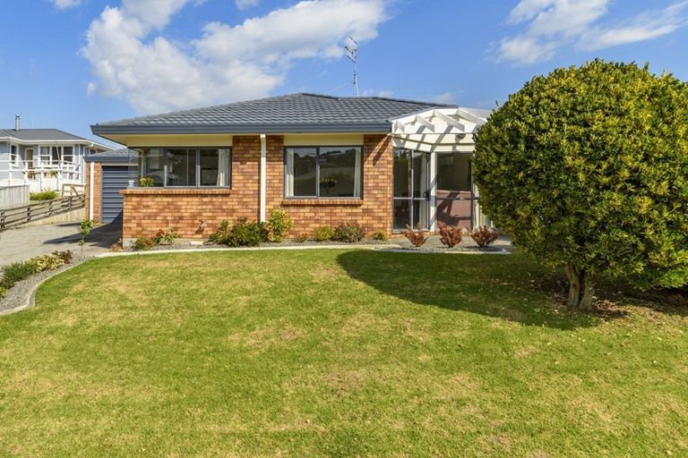 Photo of property in 8 Lynwood Place, Brookfield, Tauranga, 3110