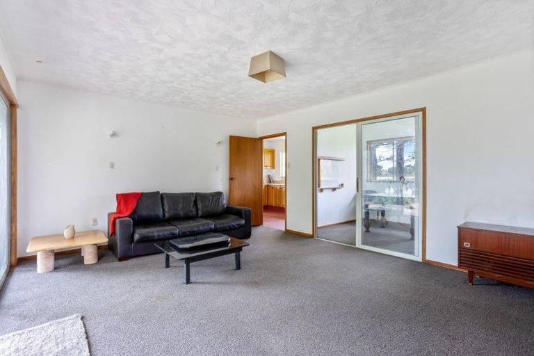 Photo of property in 276 Boord Crescent, Kumeu, 0891