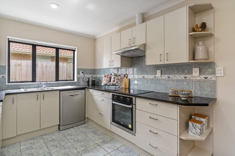 Photo of property in 94a Palmers Road, Clendon Park, Auckland, 2103