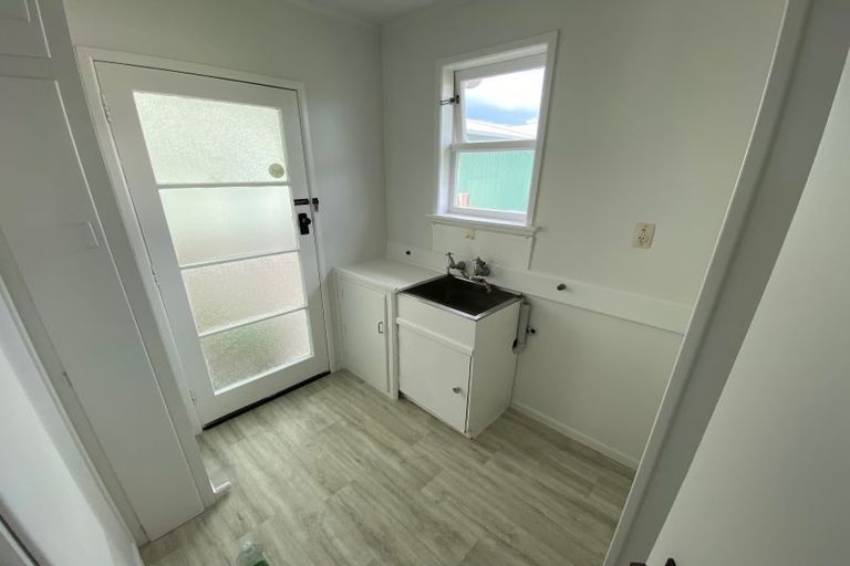 Photo of property in 18 Albany Road, One Tree Point, 0118