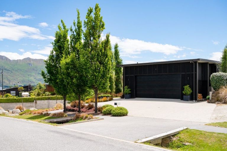 Photo of property in 1 Kirimoko Crescent, Wanaka, 9305