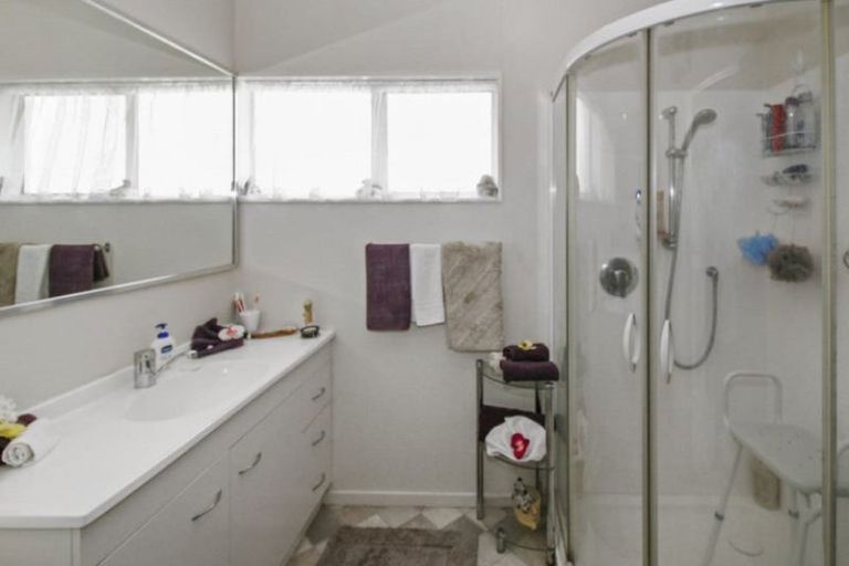 Photo of property in 131a Mangorei Road, Merrilands, New Plymouth, 4312