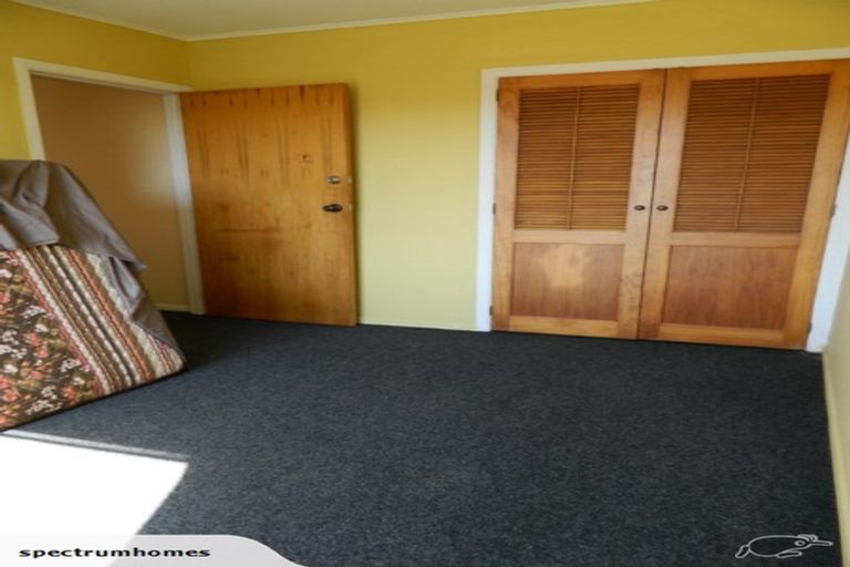 Photo of property in 3 Merritt Way, Newlands, Wellington, 6037