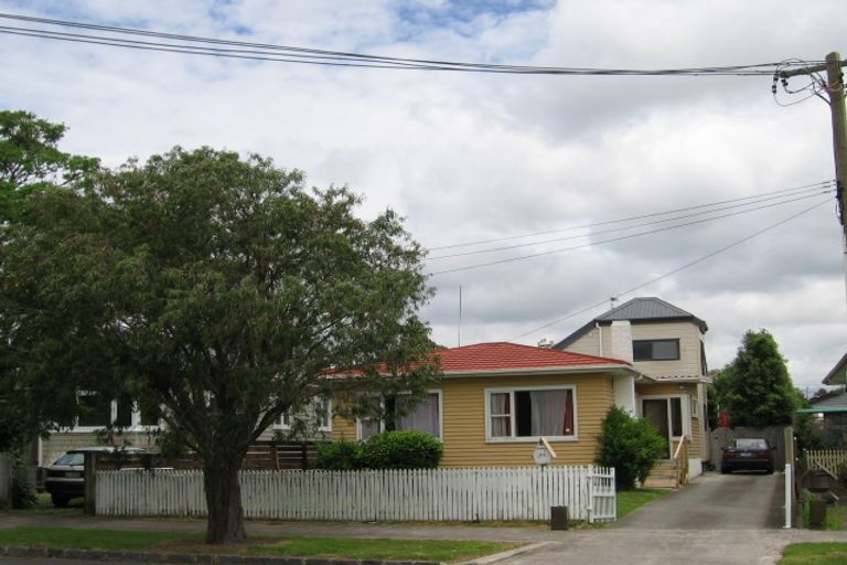 Photo of property in 38 Walmer Road, Point Chevalier, Auckland, 1022