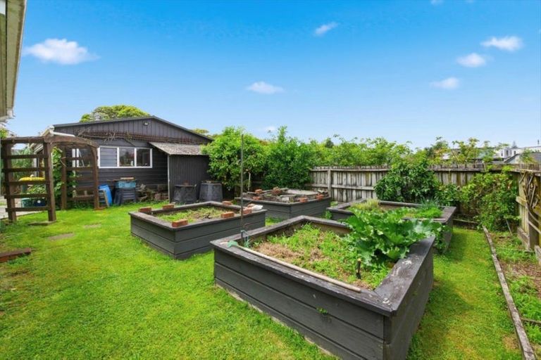 Photo of property in 63 Kayelene Place, Omokoroa, 3114