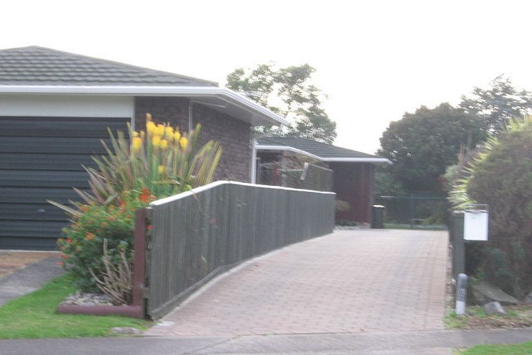 Photo of property in 11a Rewarewa Crescent, Waikanae, 5036