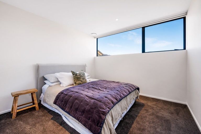 Photo of property in 6 Akitu Rise, Wanaka, 9305