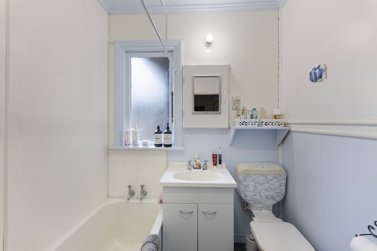 Photo of property in 11 Owen Street, Green Island, Dunedin, 9018