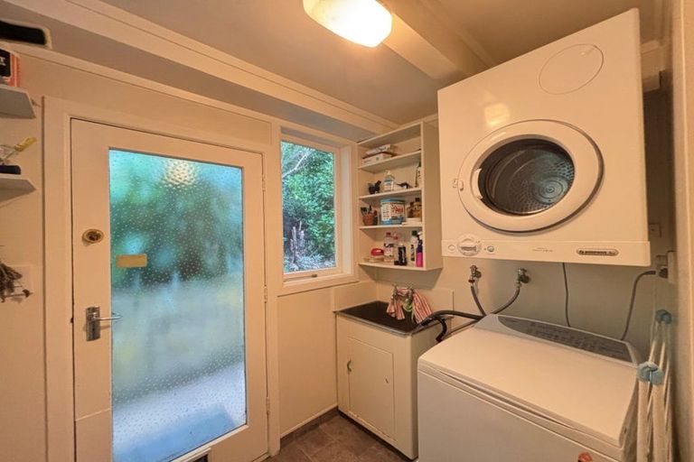 Photo of property in 18 Karachi Crescent, Khandallah, Wellington, 6035
