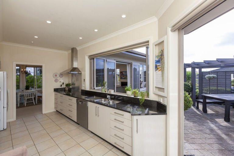 Photo of property in 136 Renown Road, Raumati South, Paraparaumu, 5032