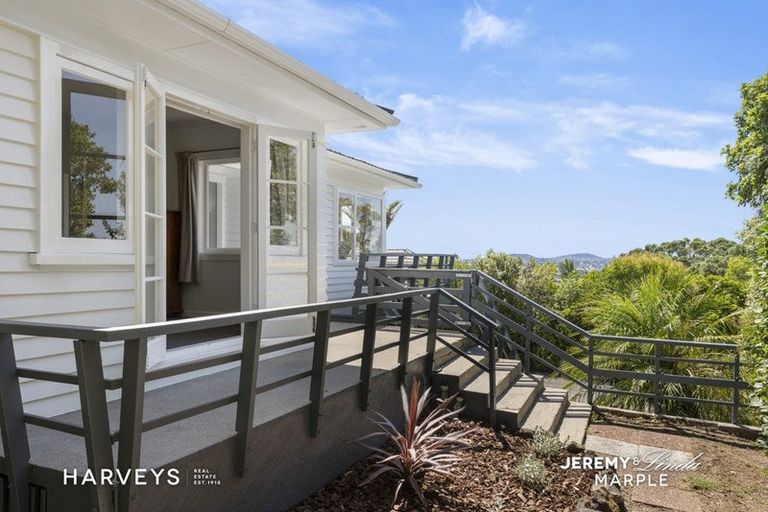 Photo of property in 61a West Lynn Road, Titirangi, Auckland, 0604