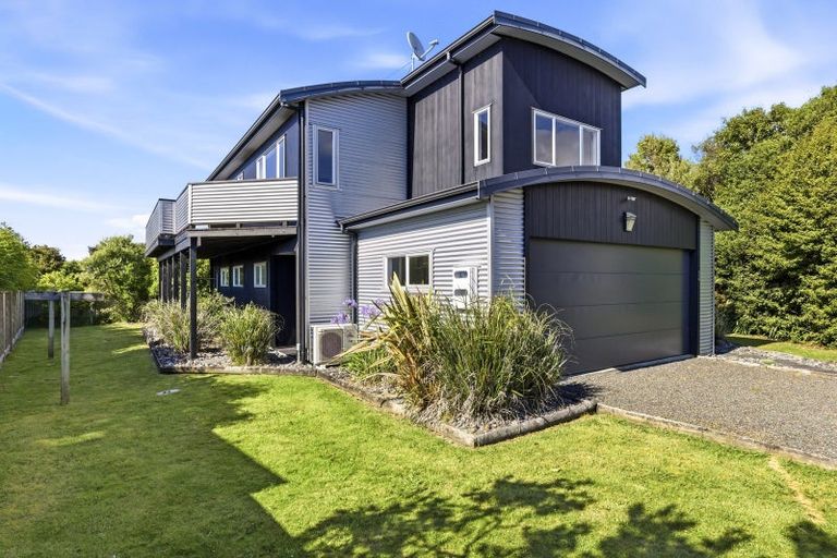 Photo of property in 24 Tawiri Place, Kuratau, Turangi, 3381