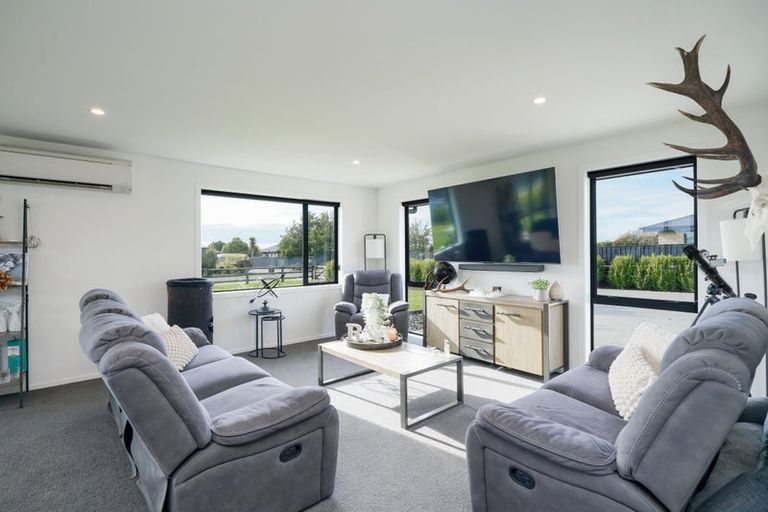 Photo of property in 12 Pegasus Place, Seaward Bush, Invercargill, 9812