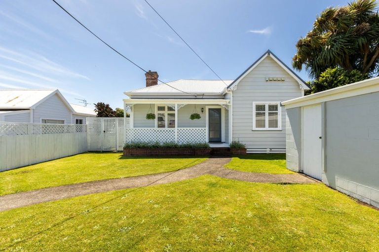 Photo of property in 131 Lemon Street, New Plymouth, 4312