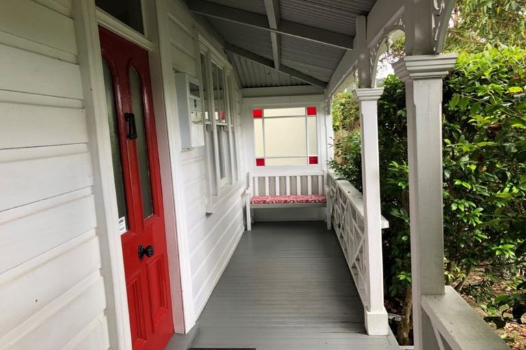 Photo of property in 19 Richmond Road, Brixton, New Plymouth, 4373