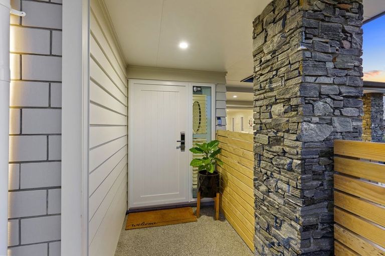 Photo of property in 12 Gardner Place, Otaki, 5512